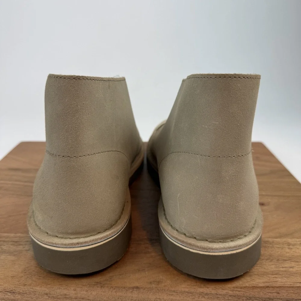 New Mens Clarks Shepton Beige Nubuck Distressed Casual Chukka Boot Size 13 M NIB